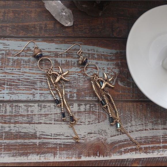 Gold Tone Starfish Earrings - Picture 3 of 9